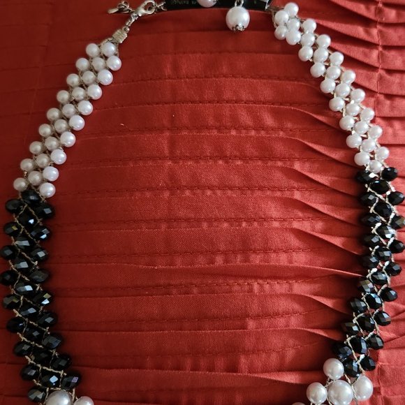 Ladies Fashion Beaded NWT Necklace Set - Picture 9 of 10